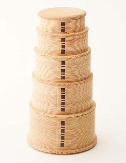 （直径10～15×高さ32.5センチ）7万7000円／柴田慶信商店 秋田本店