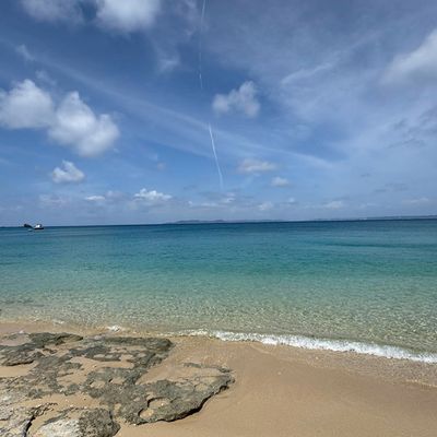 『家庭画報 ブルー絶景 沖縄聖地カレンダー 2026』より