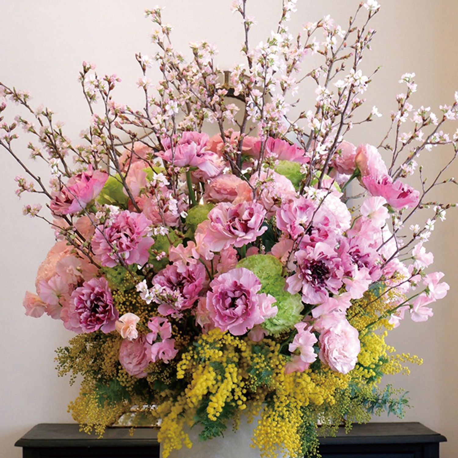 『家庭画報 花カレンダー 2026』より