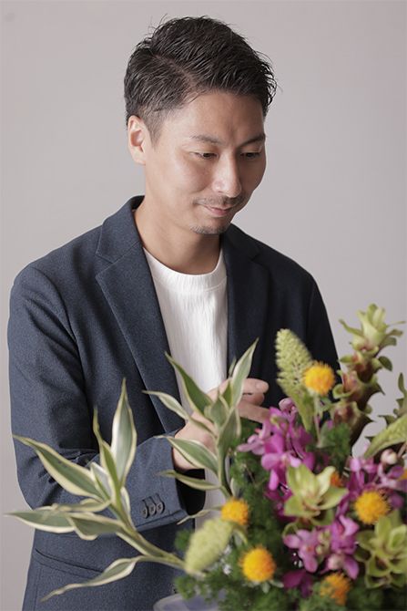 小原流　五世家元　小原宏貴（おはら ひろき）