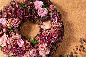 気品漂うアンティークカラーを楽しむ、秋色アジサイのリース