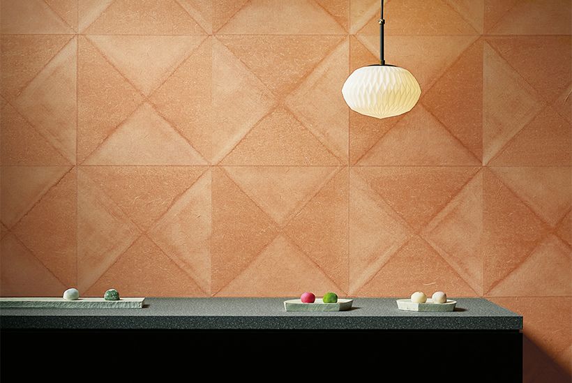 古来の建築様式「しきがわら」をモチーフにした「甃（しきがわら）」。価格は1メートル当たり1万9800円。