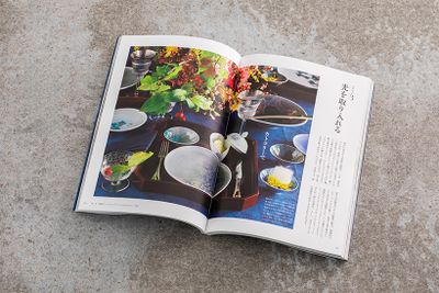食卓での色の使い方、光の取り入れ方、テーブルクロスや異素材との合わせ方、そして食卓で物語を表現する上級テクニックまで……。山野さんのアイディアがたっぷり紹介されています。