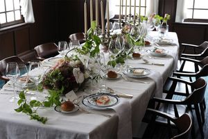 有田焼とは、なんてモダンでエレンガント！固定概念を捨てれば、どこまでもドラマチックな食卓が広がります