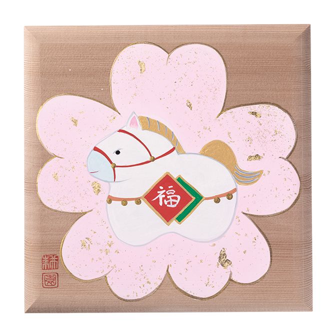 家庭画報限定の干支が描かれた赤杉の重箱の蓋。2026年は「午」。繊細な絵柄が、集いの席をいっそう華やかに。