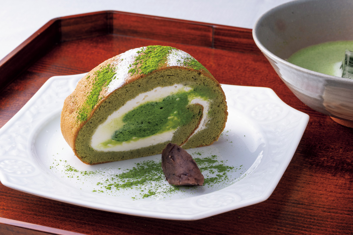 京都の茶舗「丸久小山園」の、香り高い抹茶を贅沢に使ったロールケーキ
