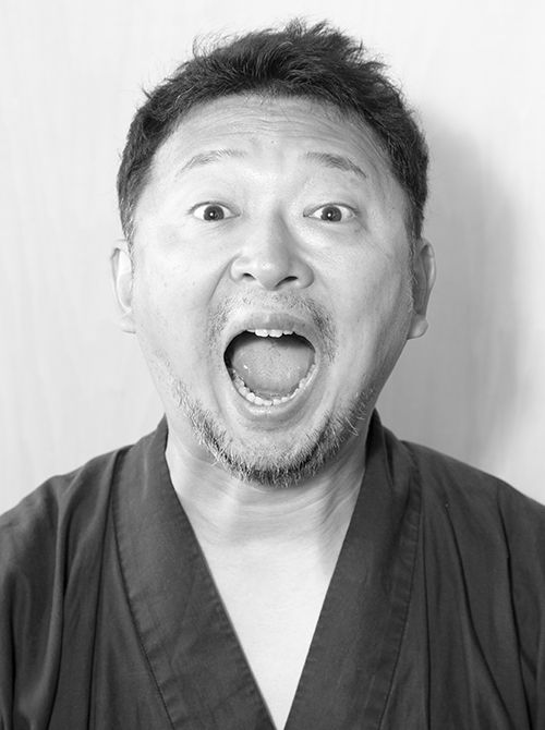 1.「あー」と口を大きく開ける。