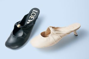 柔らかなレザーと安定感のあるヒールでデイリーに活躍する「ロエベ」のミュール