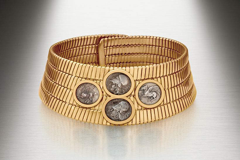1974年《チョーカー》「モネーテ・トゥボガス」ゴールド、古代ギリシャの銀貨（c）Atravisio Creative Factory, Rome.