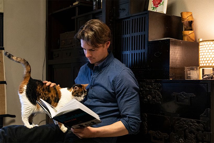 メちゃんも本の内容が気になるご様子。