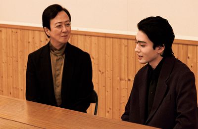 2世代も離れているとは思えないお二人。染五郎さんの緊張も徐々にほぐれ、和やかに話が弾んだ。