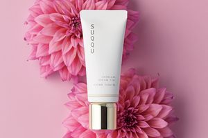 ナチュラルに艶めく品格肌を叶える「SUQQU」のスキンケアファンデーション