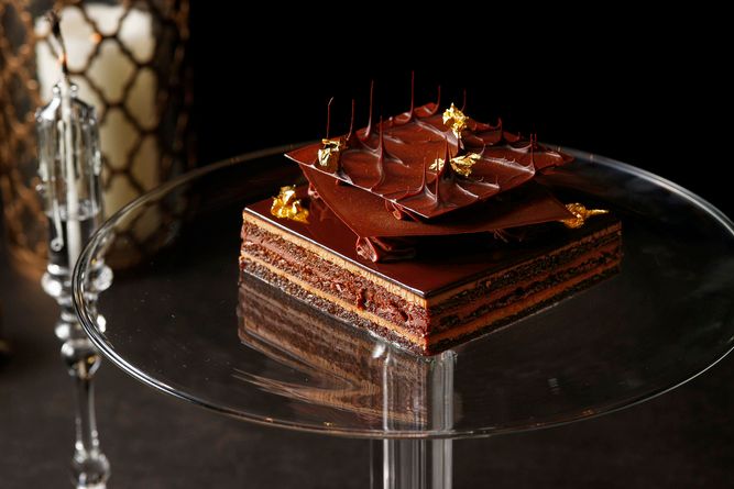 「オペラ」10,800 円（税込）、幅11×奥行11cm、限定50台