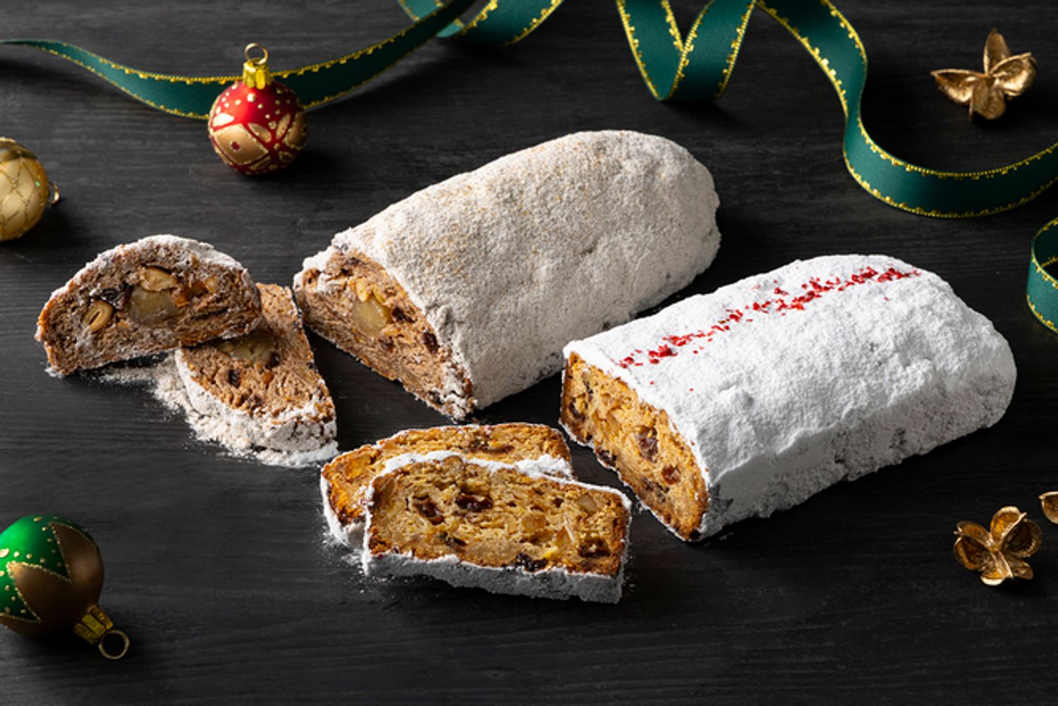 コンラッド東京　写真左から「チャイ」「3種のチーズ」各4,300円（税込）、幅8×長さ20cm