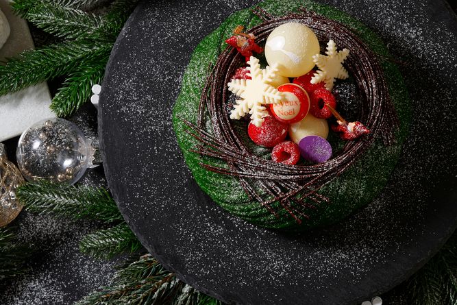 「フォレストウィスパー」8,000円（税込）、直径17cm