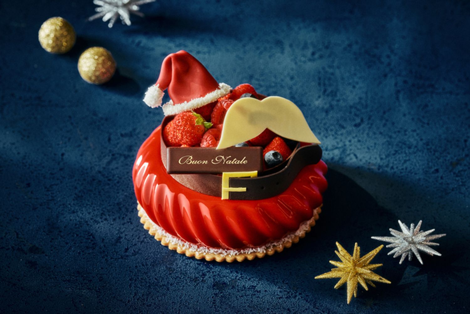 「サンタ ストロベリームース」価格:10,000 円（税込）、直径 12cm、限定80台