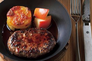 大人気フレンチのオーナーシェフが手掛ける「ラペティ」。なじみ深い洋食をフレンチの技で洗練のひと皿に