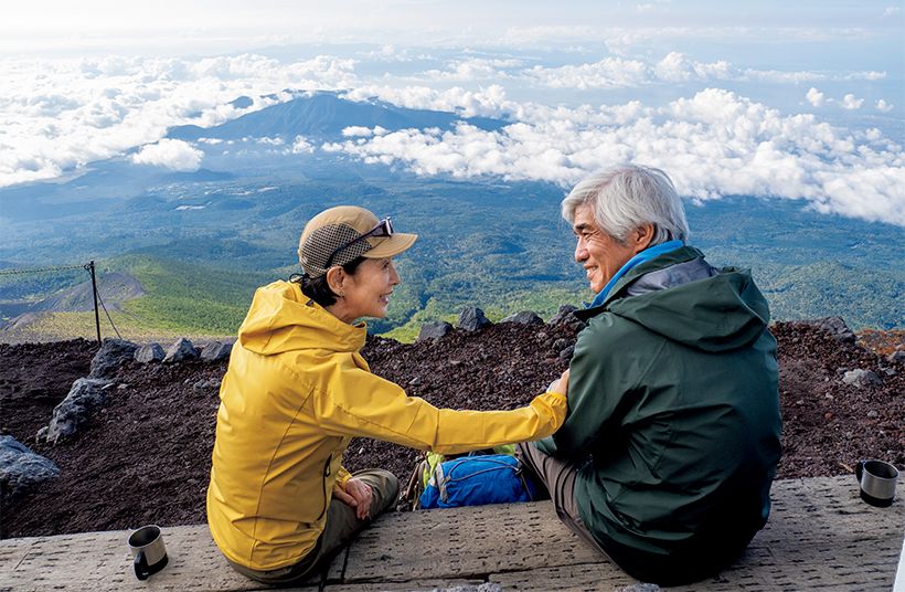 田部井さんの長男、進也さんが「おふくろがいるような感じがした」と話したシーン。各大陸の最高峰を踏破するため、世界各地を飛び回る純子を支えた夫・正明を佐藤浩市さんが好演している。