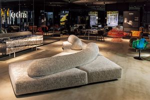 傑作家具が揃う美術館のようなショールームが南青山にオープン「Spazio Edra Tokyo Aoyama」