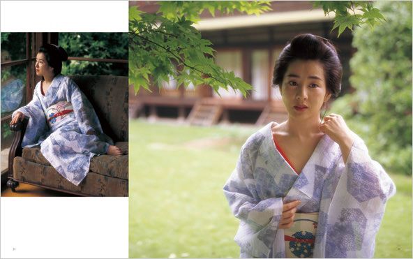 圧巻の紀信ワールド 主演映画をモチーフとして、写真家・篠山紀信氏と大 判のカメラを通して対峙した吉永さん。魂の共鳴が生 み出したものは、めくるめく至高の美。