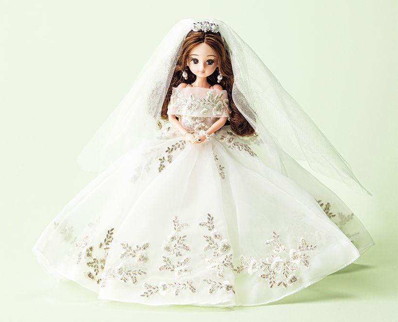 ⒸTOMY 「ハツコ エンドウ」の120周年を記念し発売。人気のドレスを着たリカちゃん。フォトジェニックリカ　ハツコ エンドウ ウェディングスタイル1万6500円／タカラトミーグループお客様相談室