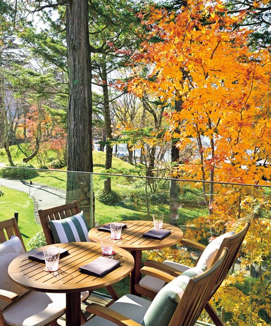 “湖畔のボートハウスで過ごす休日”がテーマのガストロノミー「レークハウス」。昨年末から「ヴィラ アイーダ」のオーナーシェフ小林寛司氏が監修を務め、栃木の自然が育んだ野菜や畜産物が主役の料理を提供。