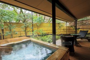 奥湯河原の山懐に抱かれた庭園と旬の懐石料理を楽しむ料亭旅館「海石榴」