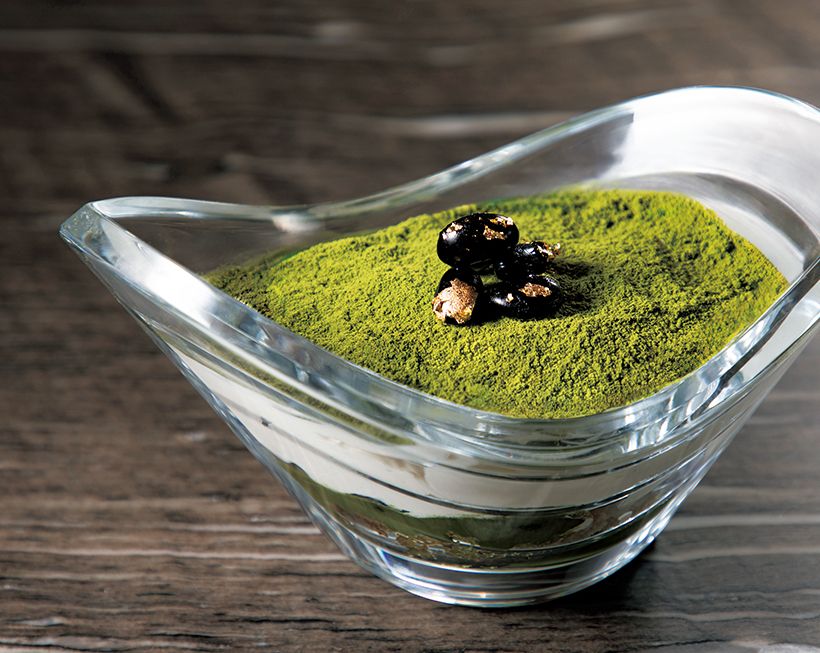 黒豆煮を中にもトッピングにも使ったティラミス。「アッシ・パルマンティエ」と「黒豆と抹茶のティラミス」は杉山さんが考案。