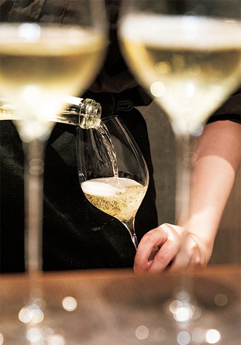 福霧に提供いただいた、プレミアム日本酒「福霧あわ」。