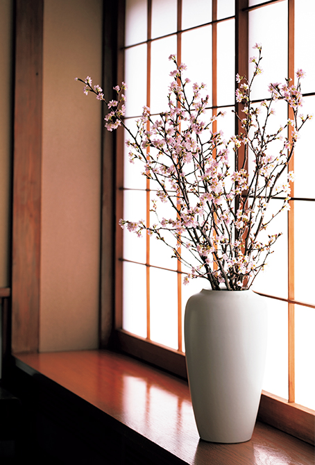 お正月に咲く「啓翁桜」で晴れやかな新年迎えを | 家庭画報.com｜“素敵