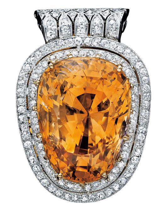 パパラチアサファイアを用いたクリップブローチ。1935年、推定アメリカ