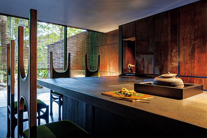 「浮月花寮」は、華道家の辻 雄貴氏が空間構想を監修。「浮月花寮」内の「茶寮」。