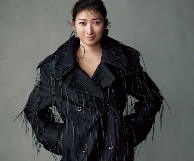 コート(参考商品) ピアス15万9500円/ともにジル サンダー(ジルサンダージャパン)