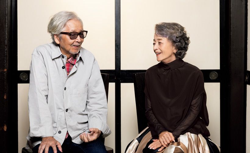 互いの近況や共通の知人の話など、撮影の合い間もおしゃべりが尽きなかったお二人。「最近、名前が思い出せなくて……」といった話題で笑い合えるのも、長年築いてきた信頼関係があるからに違いない。