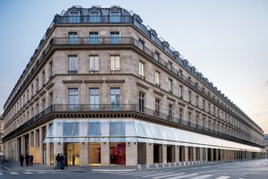 19世紀の建物を生かした現代アートの新拠点がパリに誕生「Fondation Cartier pour l’art contemporain」