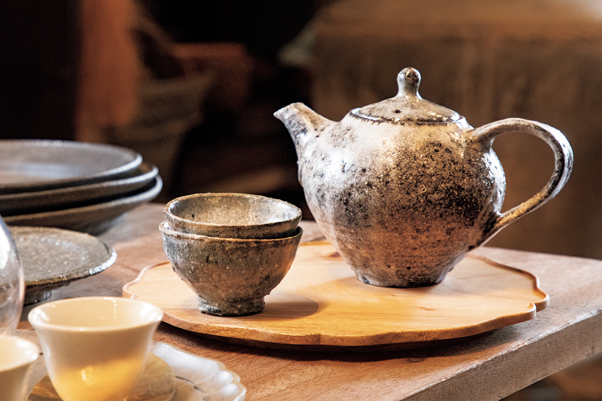 生活雑貨 食器 茶器 アジアの雑貨が揃う「CASICA KABUTOCHO」。暮らしに根差した食器や家具