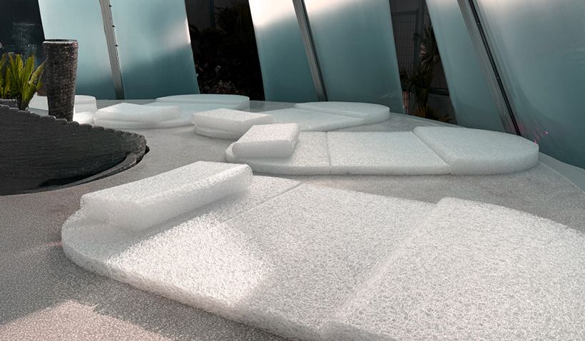 「サウナシュラン2025」にノミネートしている施設を含む全国のサウナ施設で、ブレインスリープの枕とマットによる外気浴ができる。