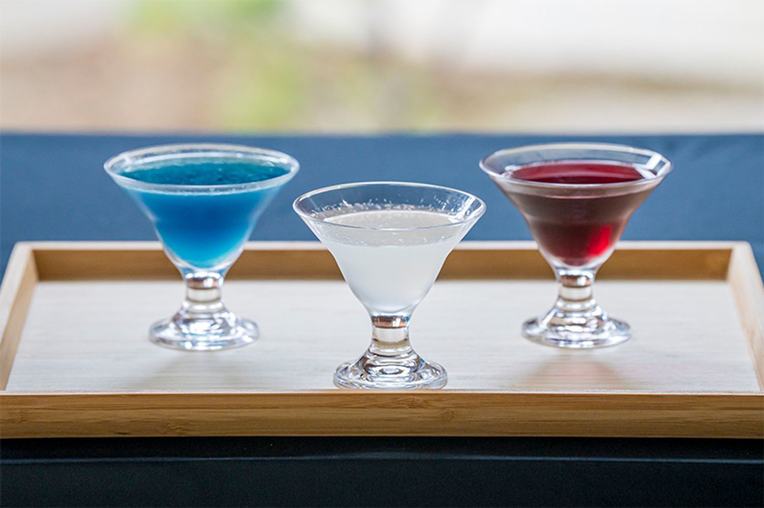 この日のために考案された焼酎カクテル。左から、柑橘の香りが爽やかな「天空の麹」、白麹のまろやかな甘みを生かした「白麹麗人（ホワイト麹レディ）」、芳醇な宇佐神宮ワインを用いた「神麹（しんきく）」。