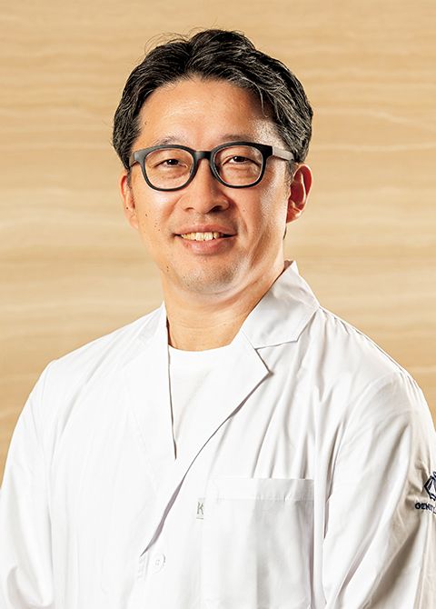 北海道大学医学部卒業。同大学大学院腫瘍病理学分野で博士号取得。専門は膵臓がんを中心としたがんゲノム医療。予防医療の重要性を認識し、日本サウナ学会を設立し、代表理事を務める。