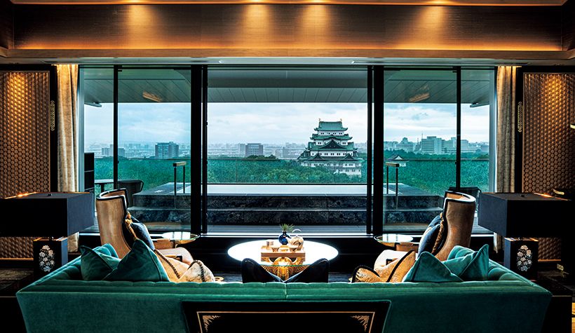 総客室数は100室。なかでも最上階に位置する「鳳凰スイート」は、テラスのプールから名古 屋城も望め、まさにお殿様気分。