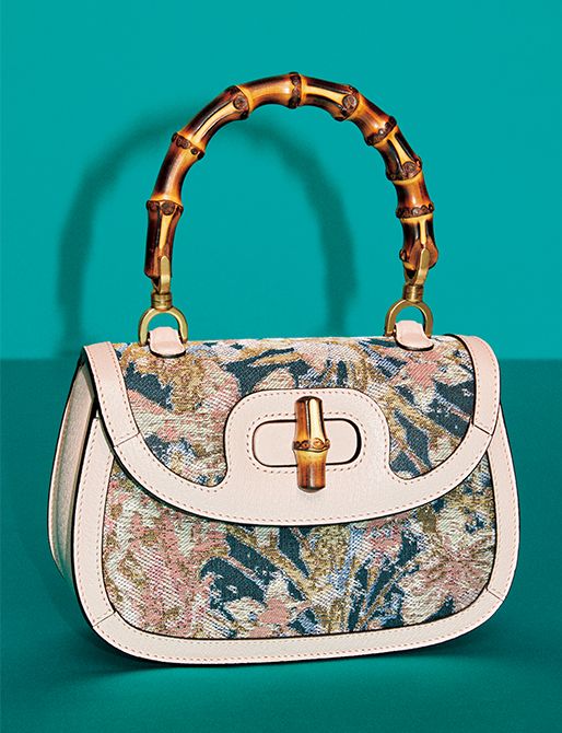 西陣織の老舗HOSOO(細尾)との初コラボレーシ ョンでは、お互いのシグネチャーを融合させ、グッチ と日本の繫がりを表現。