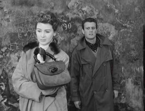 有名な映画の中に登場し、 セレブリティや 俳優が愛用