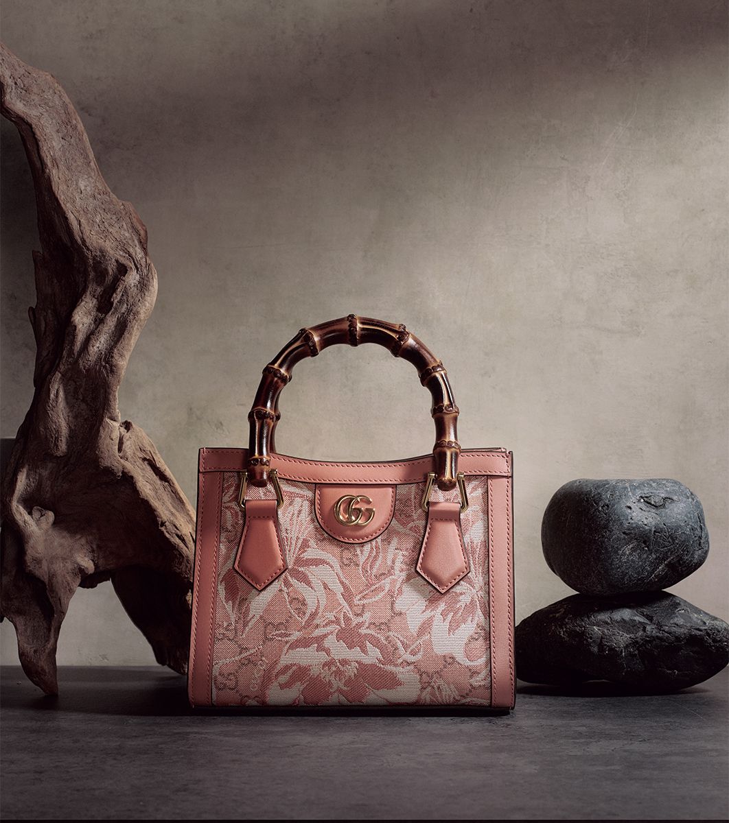 「グッチ ダイアナ」(縦16×横20×マチ10センチ)60万7200円/グッチ(グッチ クライアントサービス)