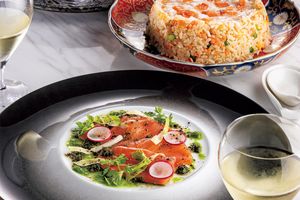 〔成城石井×家庭画報〕人気シェフがすすめる「この一品」　家族が喜ぶチャイニーズはスモークサーモンが主役