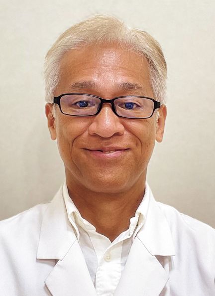 心療内科医、医学博士。久留米大学医学部卒業後、浜松医科大学医学部附属病院心療内科に勤務。浜松赤十字病院、法務省矯正局、光生会病院を経て現職。心と体の両面から健康を考える診療を行い、水と生活習慣のかかわりについても啓発を続けている。