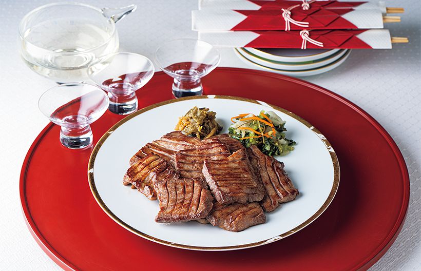 宮城の地酒「伯楽星」などの日本酒とも相性抜群な「熟成牛タン」120グラム2600円。