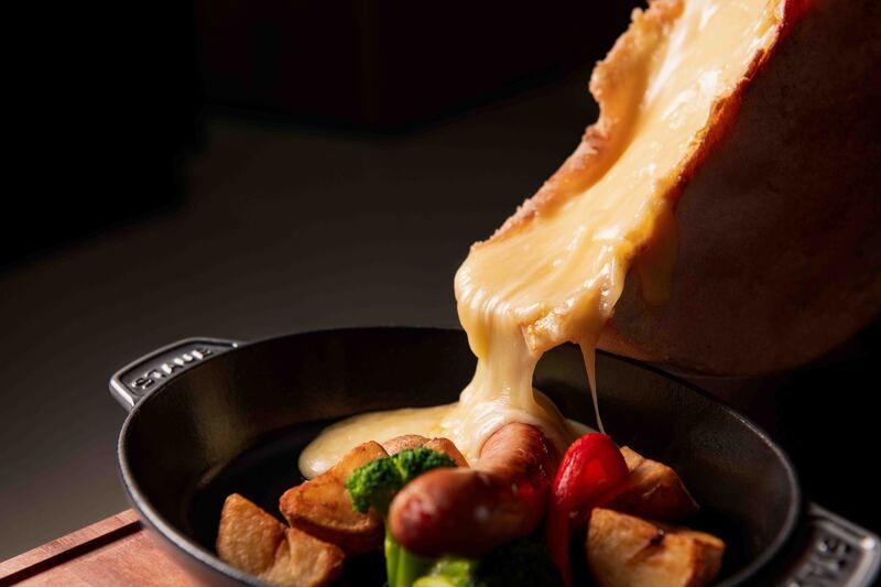 とろけるラクレットチーズと冬野菜&ソーセージのグリル 1,800円