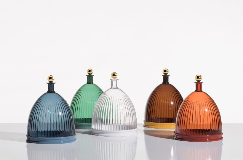 全5色展開。用途や好みにあわせて選べるカラーが揃うパネットーネ以外のスイーツなどももちろん収納可能。何も入れずインテリアとして置いておくのも美しい。