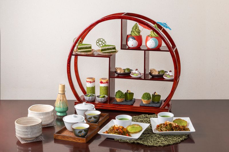 「アフタヌーンティー プレミアム雅」5,000円(2名分1セット/90分制)。