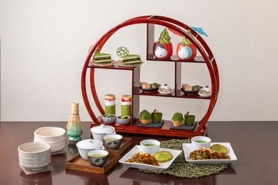 「アフタヌーンティー プレミアム雅」5,000円（2名分1セット／90分制）。